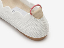 Load image into Gallery viewer, scallop pattern / WHITE