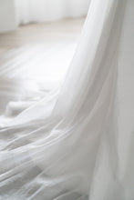 Load image into Gallery viewer, Airy puff sleeve dress