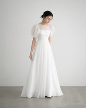 Load image into Gallery viewer, Airy puff sleeve dress