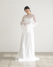Load image into Gallery viewer, Back-flare long-sleeve dress