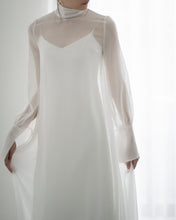 Load image into Gallery viewer, Long-sleeve High‐necked dress