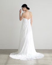 Load image into Gallery viewer, Small flower slender dress