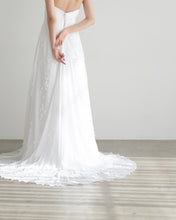 Load image into Gallery viewer, Small flower slender dress