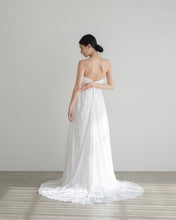 Load image into Gallery viewer, Small flower slender dress