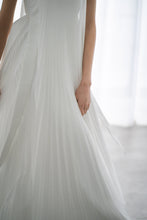 Load image into Gallery viewer, Layered pleats dress