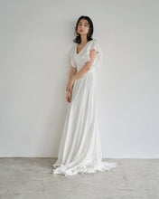 Load image into Gallery viewer, Flare sleeve dress