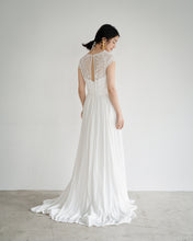 Load image into Gallery viewer, French lace slender dress