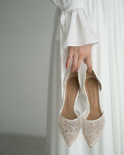 Load image into Gallery viewer, LACE OPENSIDE PUMPS